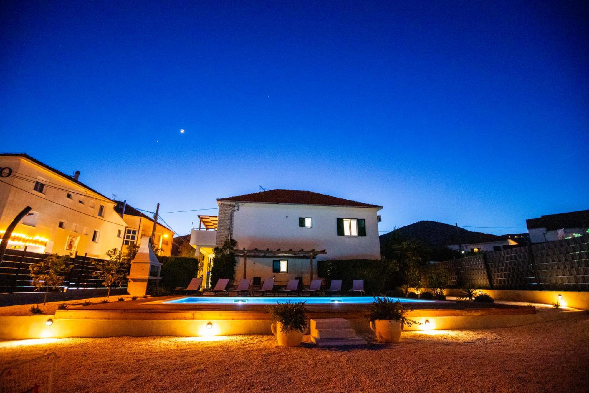 Apartment Laura Trogir Bagian luar foto
