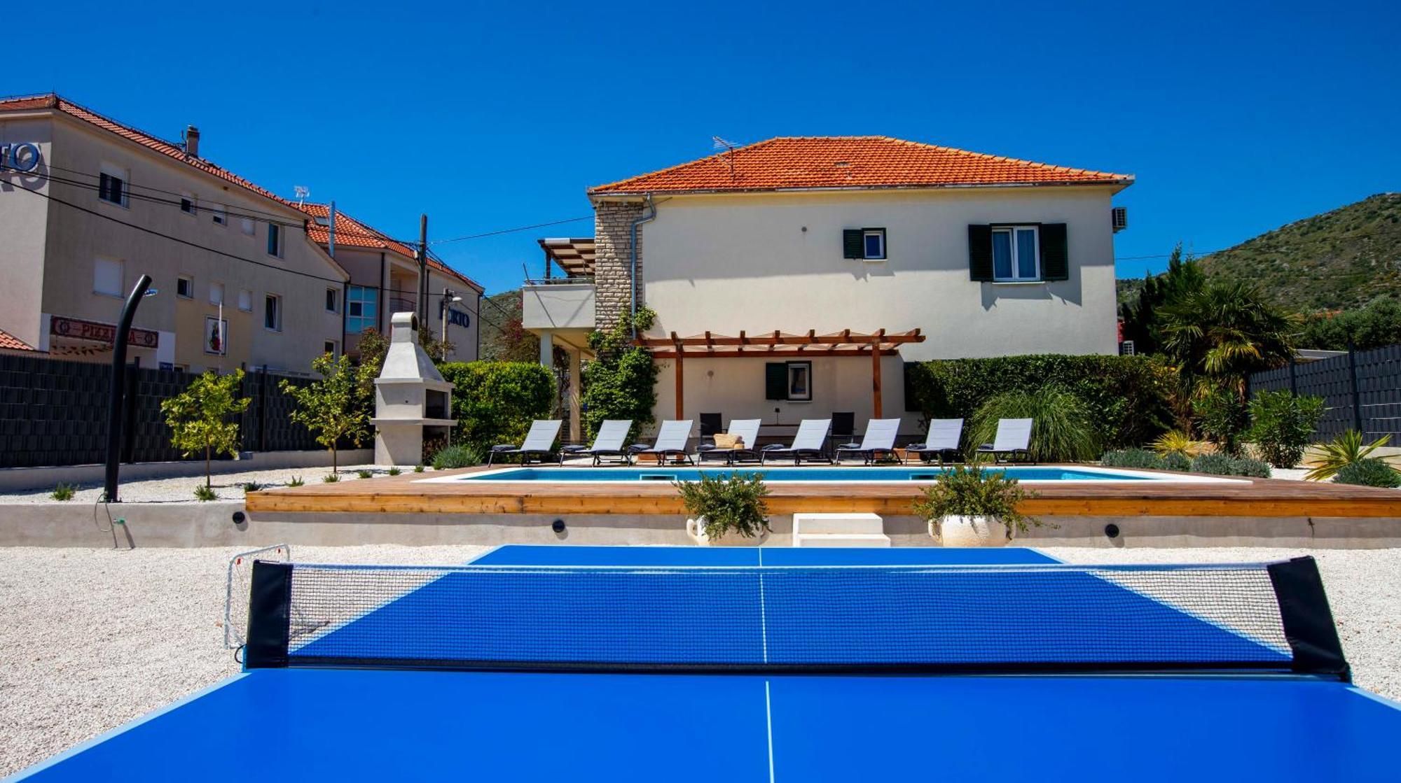 Apartment Laura Trogir Bagian luar foto