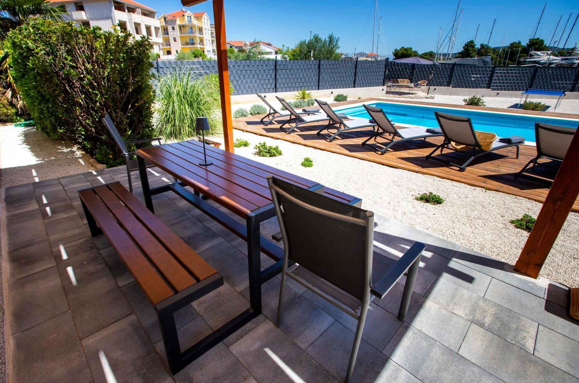 Apartment Laura Trogir Bagian luar foto