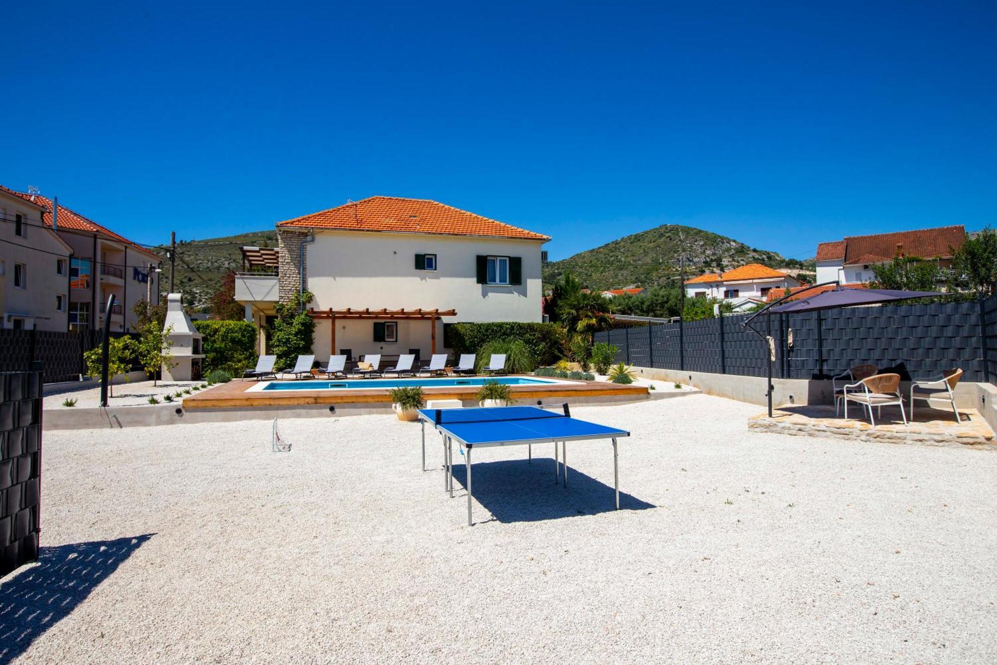 Apartment Laura Trogir Bagian luar foto