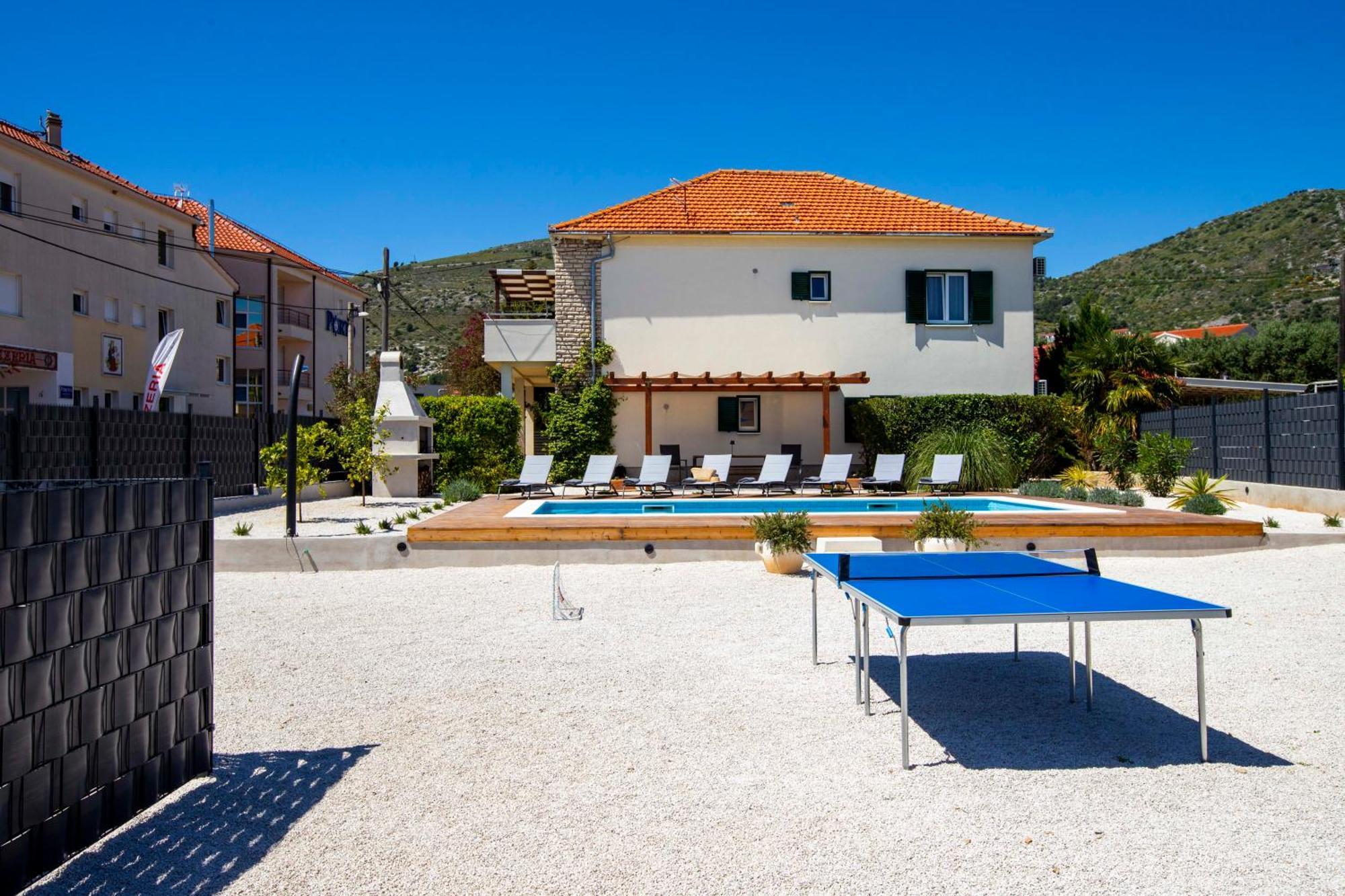 Apartment Laura Trogir Bagian luar foto