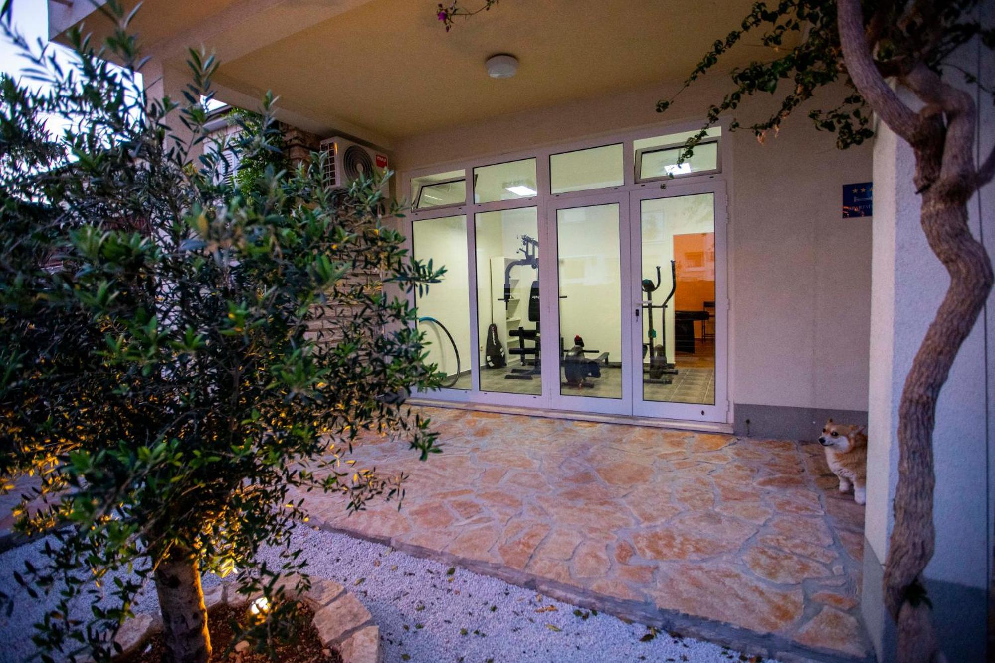 Apartment Laura Trogir Bagian luar foto