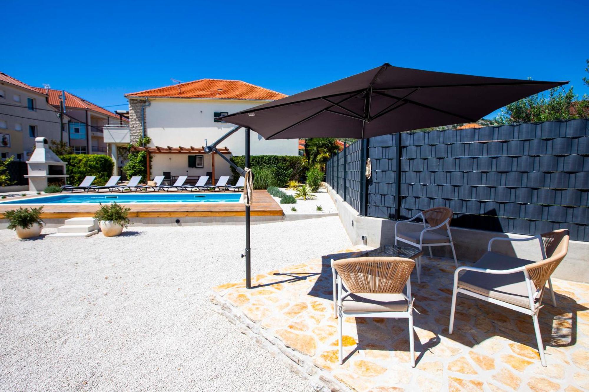 Apartment Laura Trogir Bagian luar foto